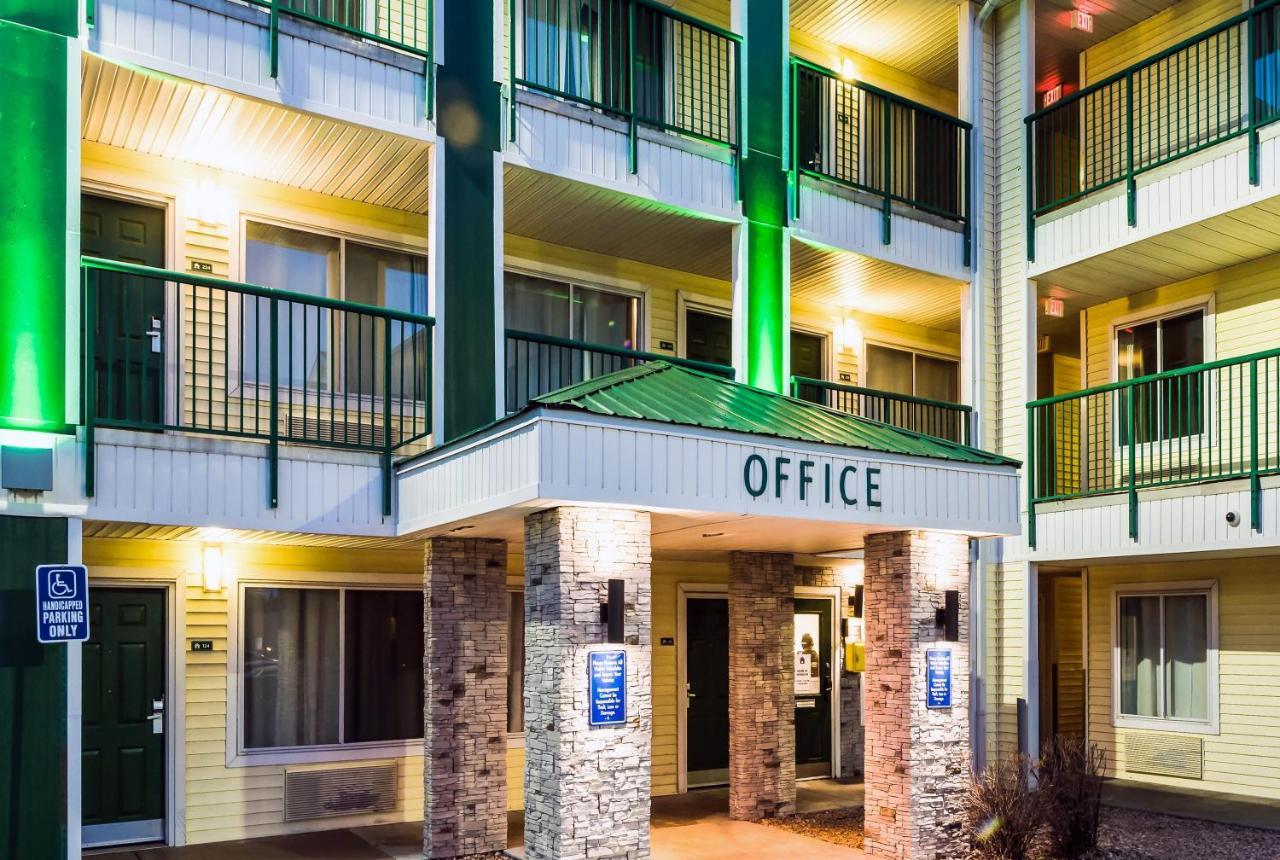 Hometowne Studios By Red Roof Colorado Springs - Airport מראה חיצוני תמונה