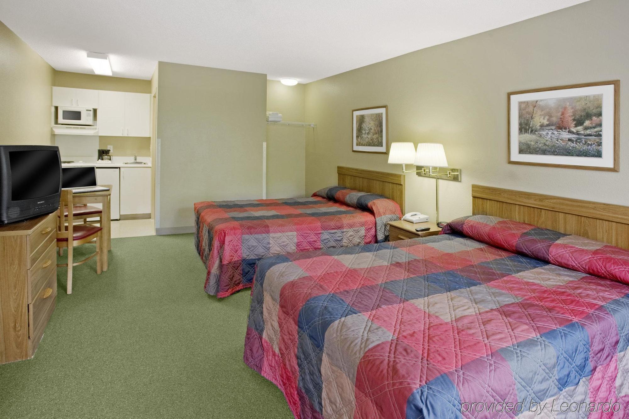 Hometowne Studios By Red Roof Colorado Springs - Airport מראה חיצוני תמונה